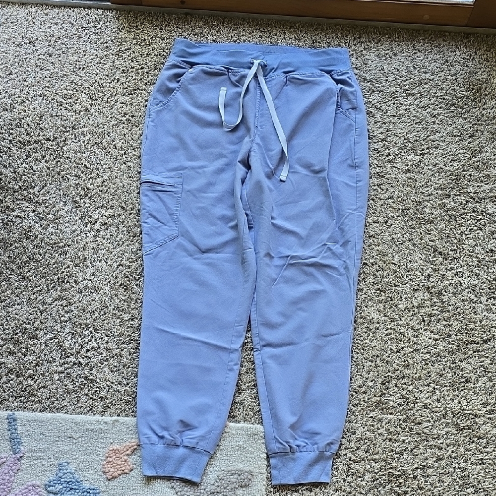 💗 Figs Women's Jogger Pants in Light Heather Blue - Size Women’s Large